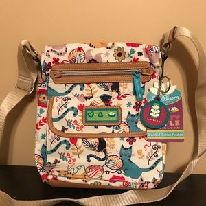 Lily bloom cross body. Padded tablet compartment